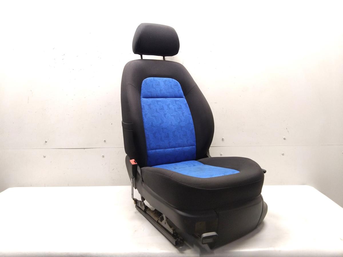 Skoda Fabia 1 6Y Sitz vorn links Fahrersitz Stoff schwarz blau BJ2003