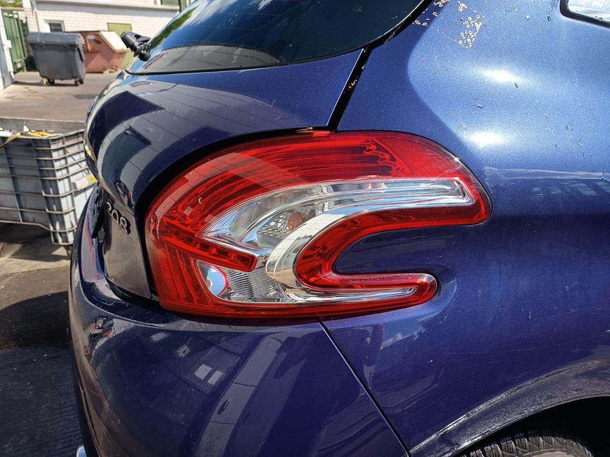 Peugeot 208 I orig Rückleuchte rechts Heckleuchte Fahrerseite 3türer Bj 2012-2015