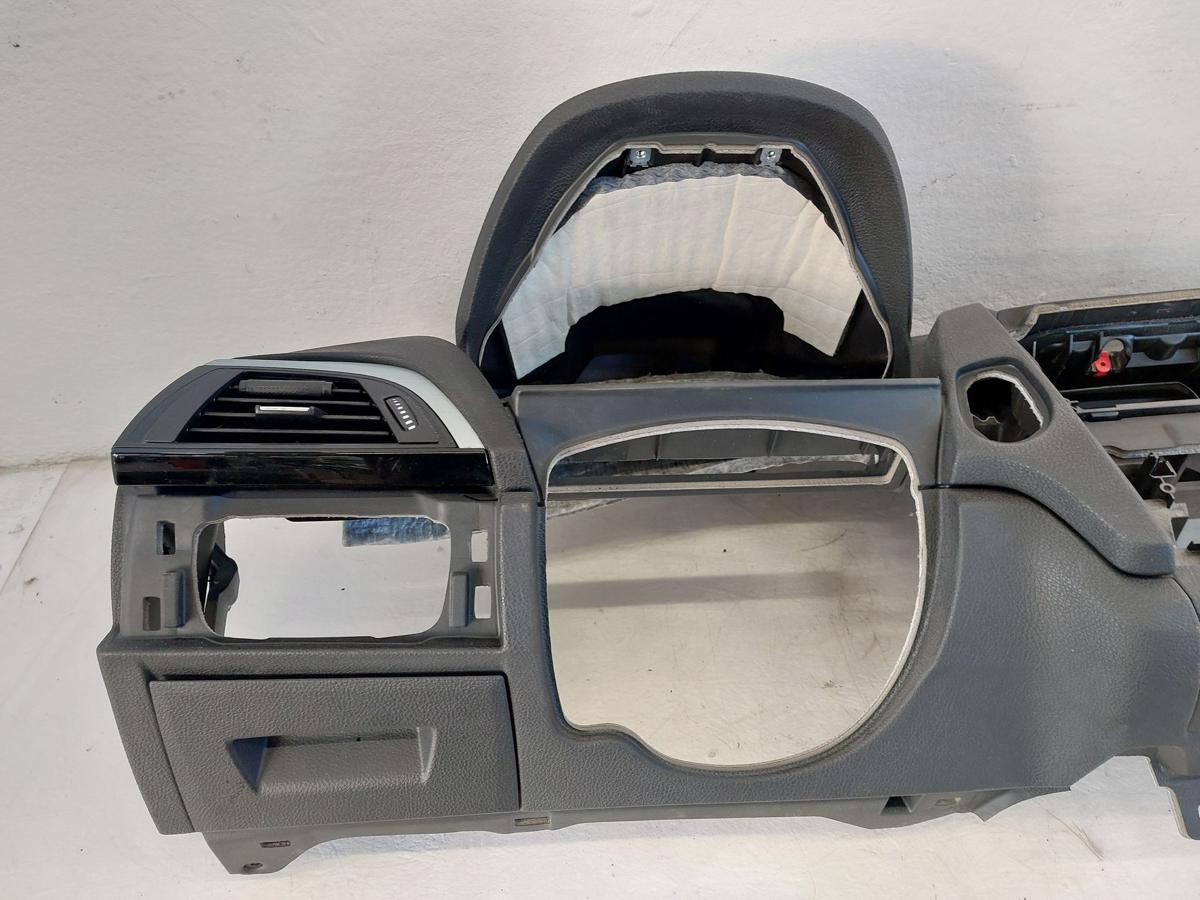 BMW 1er F20 Armaturenbrett Cockpit Armaturentafel im Rohbau Dashboard