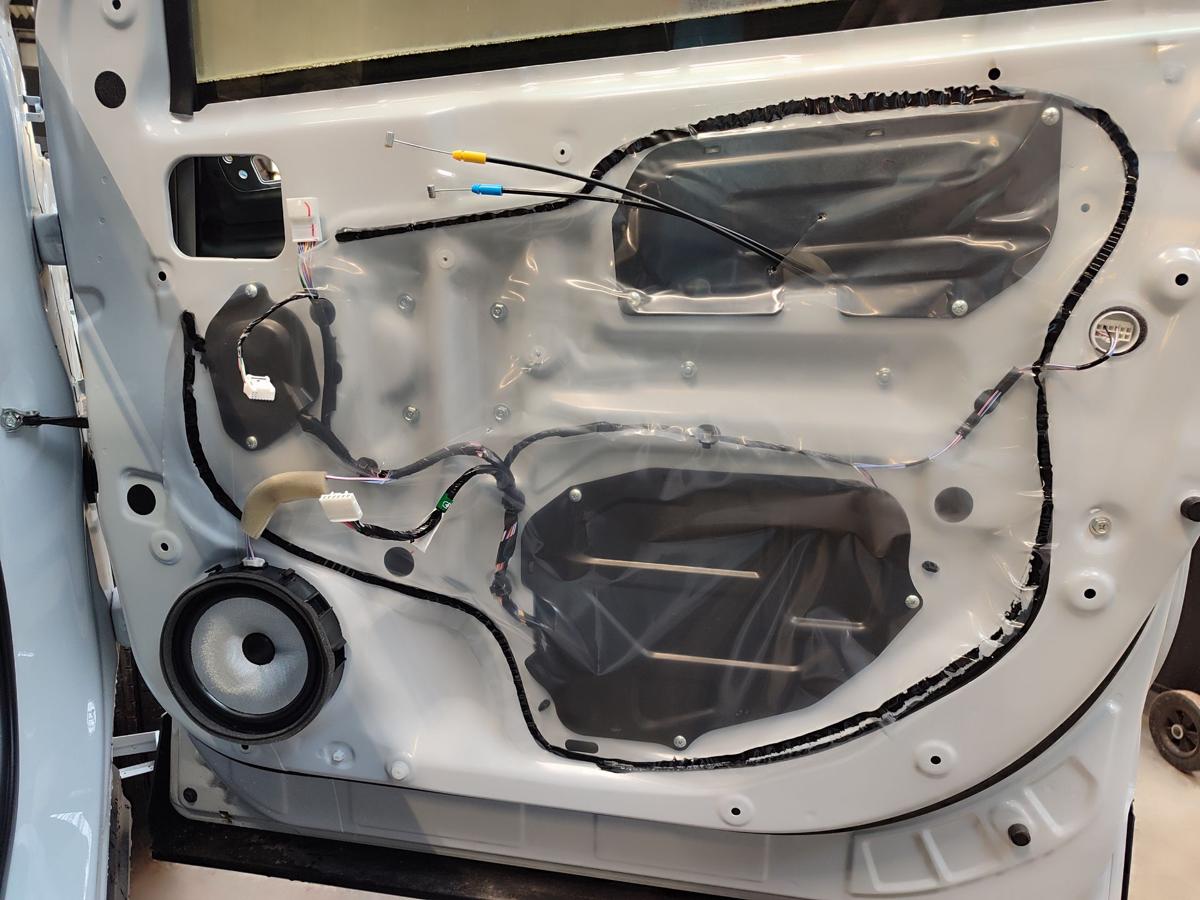 Mitsubishi Eclipse Cross original T&uuml;r Beifahrert&uuml;r vorn rechts W85 ab 03/2021