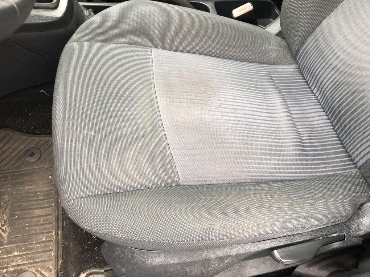 Ford Fiesta JA8 Sitz vorn links Fahrersitz ohne Heizung 5 t&uuml;rer Stoffsitz