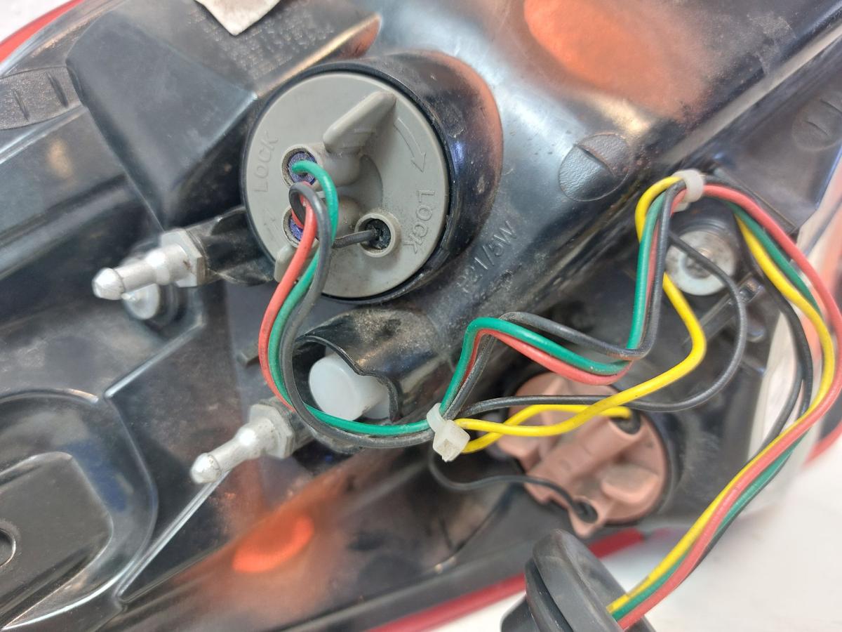 Hyundai i20 GB R&uuml;ckleuchte au&szlig;en rechts Ecke R&uuml;cklicht Heckleuchte OEM 5trg