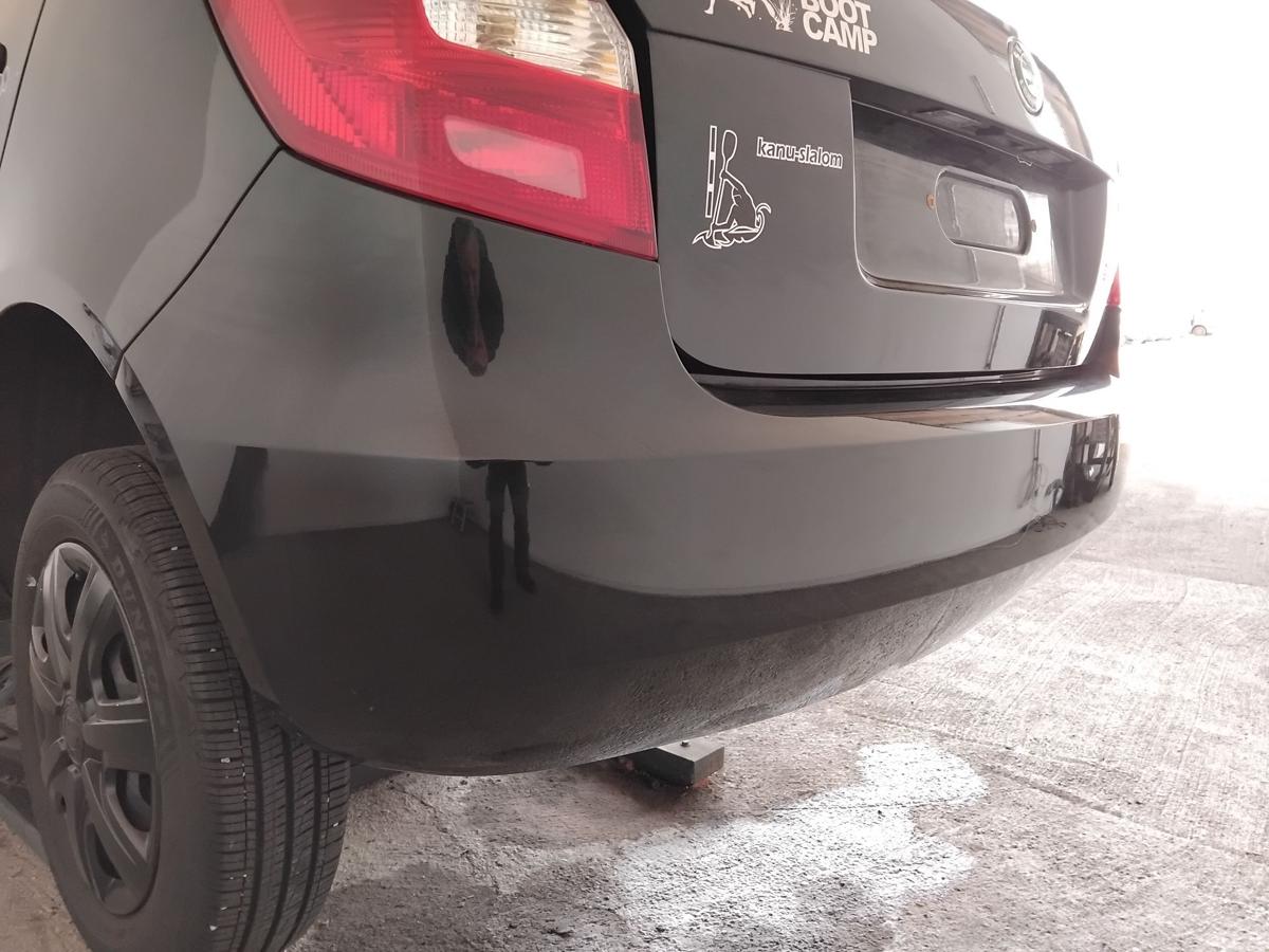 Skoda Fabia 2 5J Facelift original Sto&szlig;f&auml;nger Sto&szlig;stange hinten Flie&szlig;heck BJ2011 LF9R Blackmagi