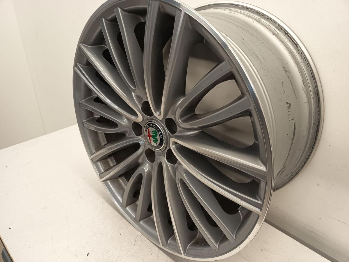 Alfa Romeo Giulia original Alu Einzelfelge 156119156 9x18 ET34 Bj 2018