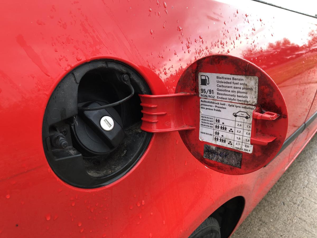 VW Polo 9N 9N1 Tankklappe Tankdeckel Tankverschluss LP3G Flashrot Fülltopf