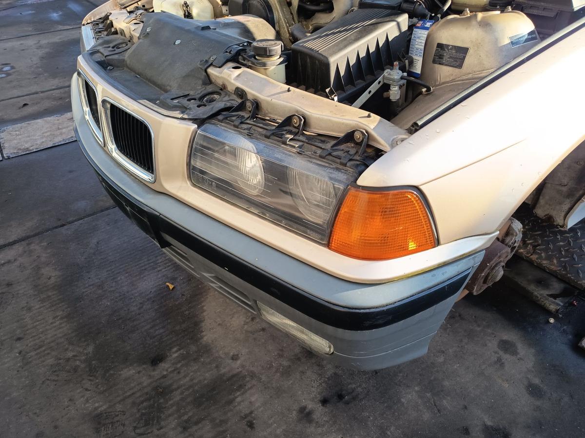 BMW 3er E36 Limousine original K&uuml;hlergrill Nierengrill 301 Kaschmirbeige Bj 1992