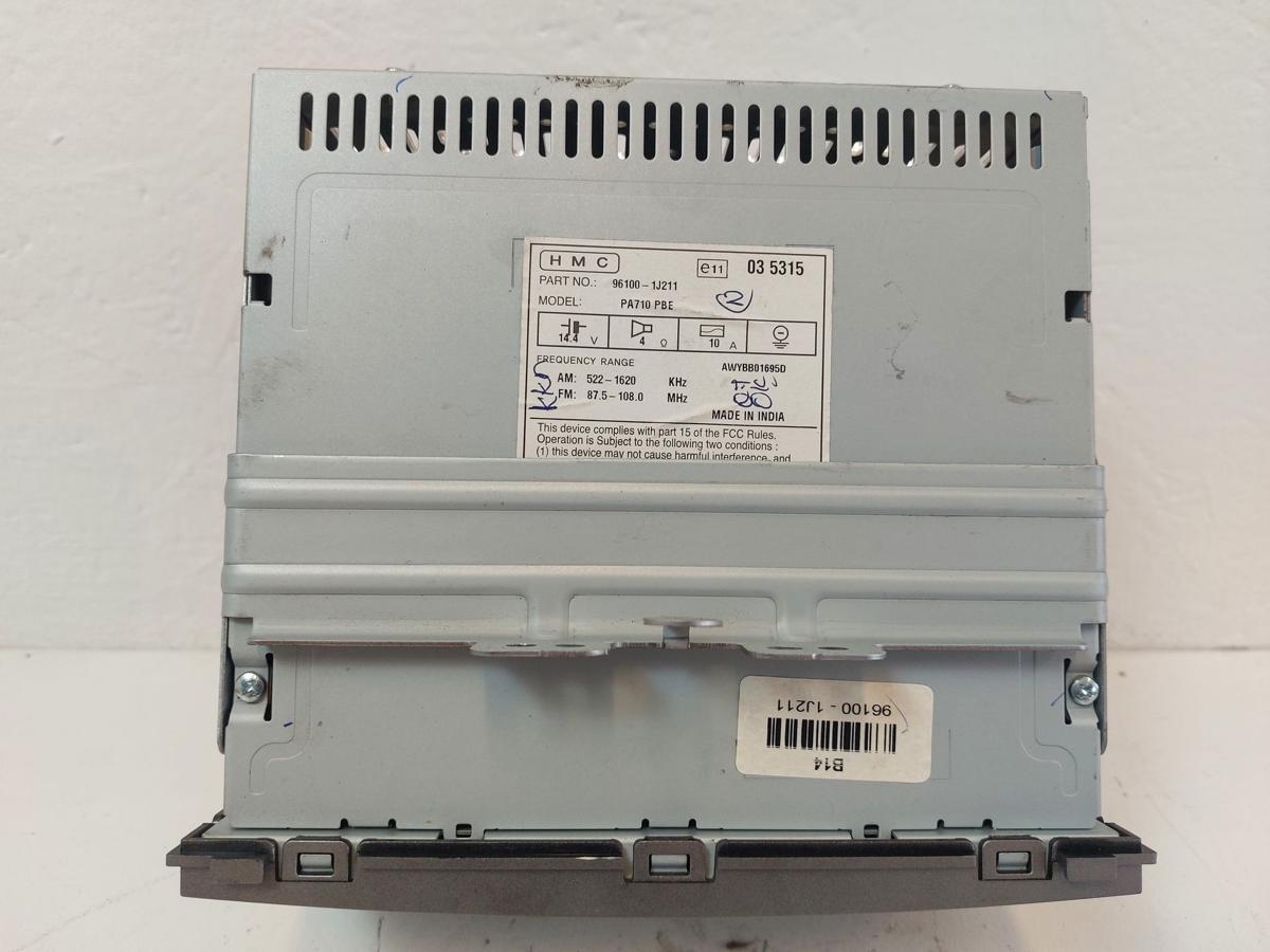 Hyundai i20 PB Radio Autoradio mit CD OEM kein Sicherheits Code vorhanden