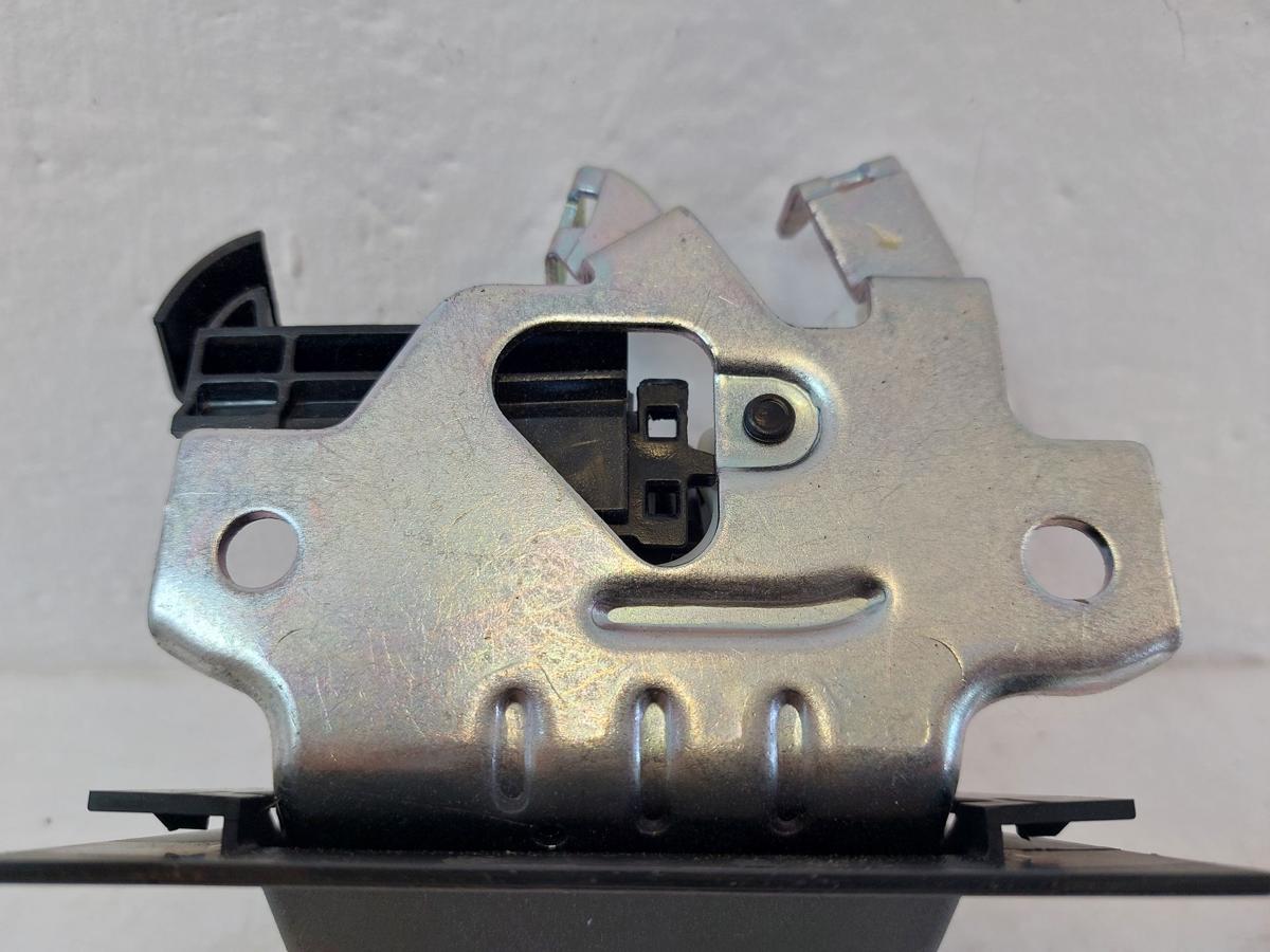 Audi Q2 Typ AG Schloss Heckklappe Hecklappenschloss Deckelschloss hinten OEM