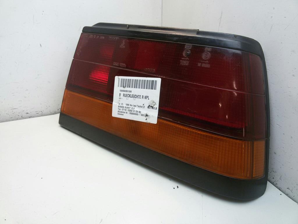 Nissan Sunny N13 BJ1990 Rueckleuchte Rücklicht rechts B655088M20