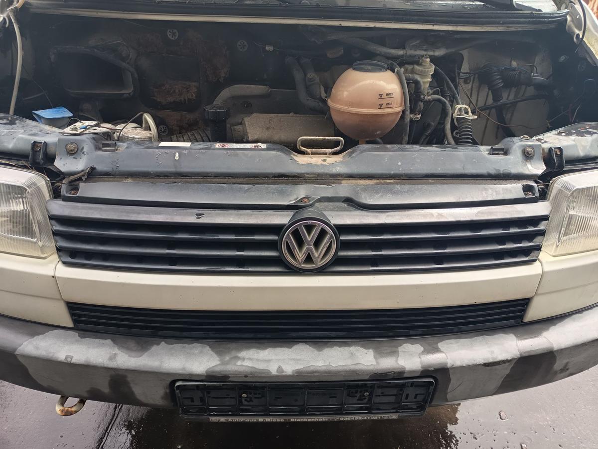 VW T4 original K&uuml;hlergrill Frontmittelteil 902 Grauwei&szlig; Bj 1993