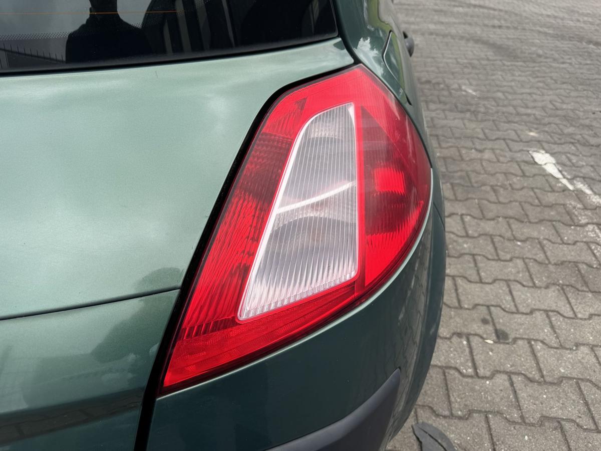 Renault Megane 2 original R&uuml;cklicht R&uuml;ckleuchte Schlussleuchte rechts Flie&szlig;heck Bj.2004