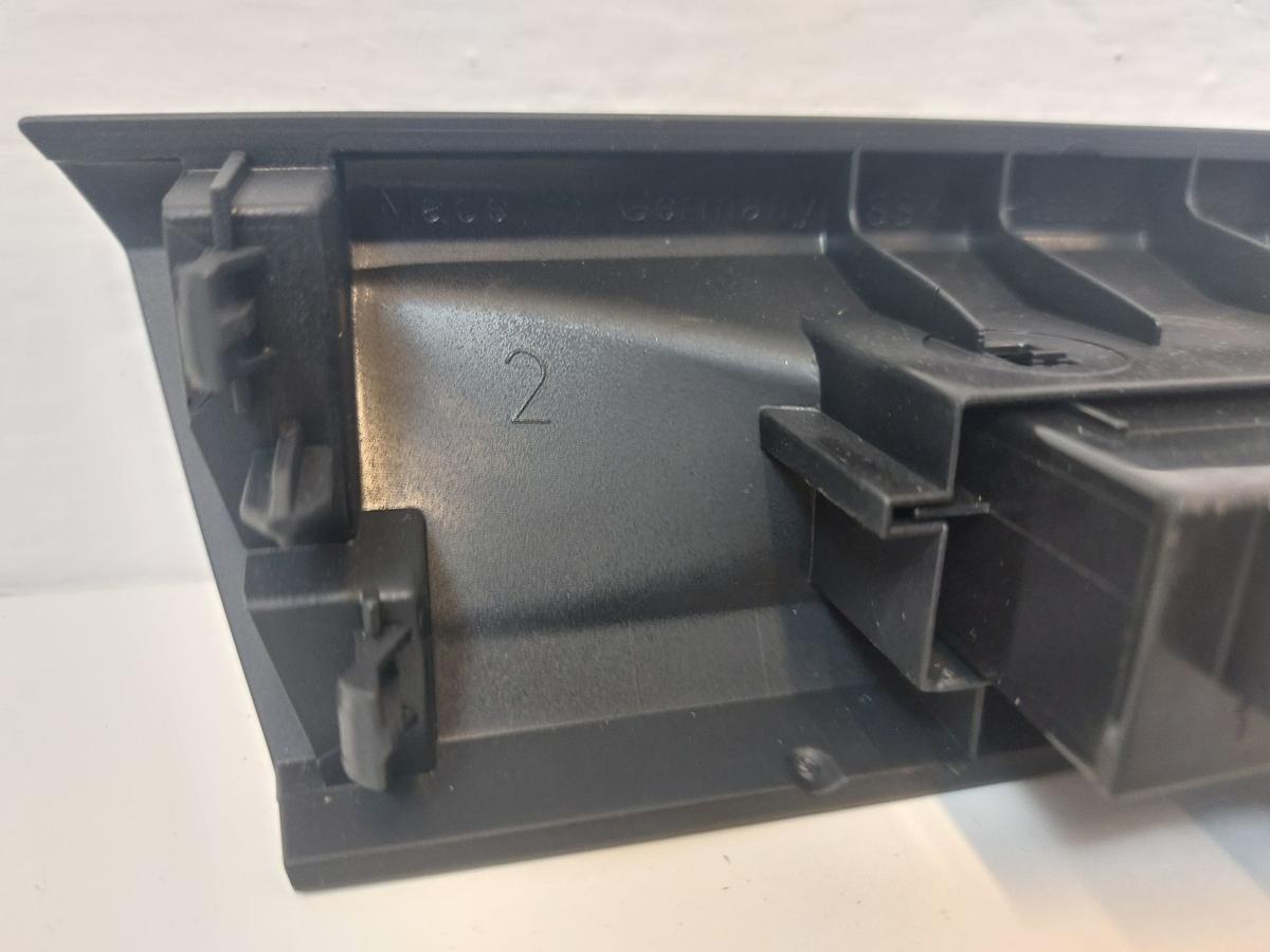 VW Golf 8 VIII CD Variant Leiste USB Anschl&uuml;sse Armaturenbrett vorn