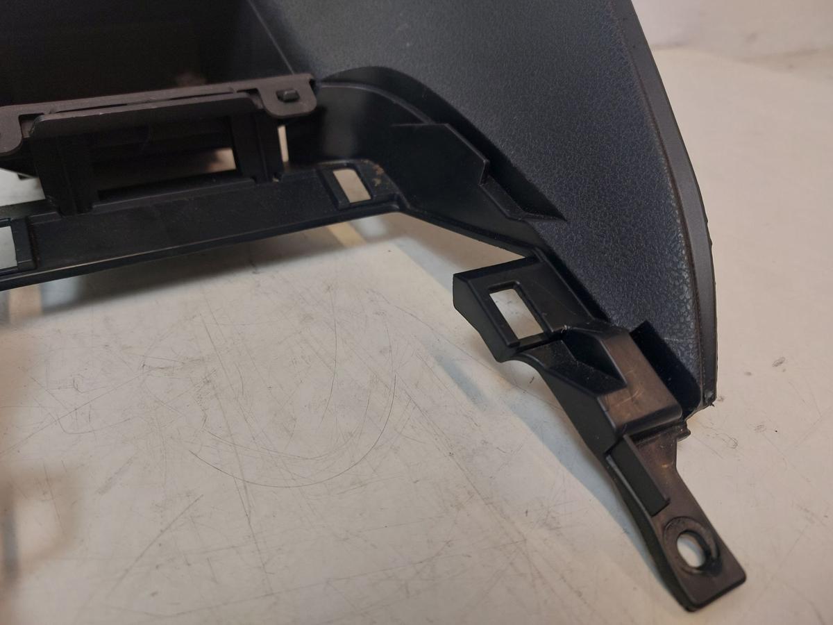 Nissan Leaf ZE1 40kWh Verkleidung Schaltkulisse mit diversen Schaltern Tastern