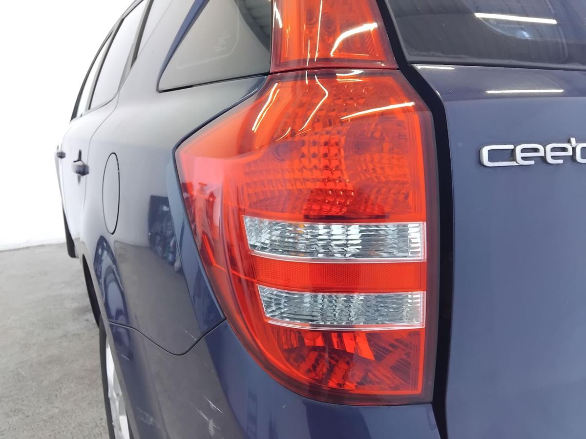 Kia Ceed Kombi ED SW original R&uuml;ckleuchte Schlussleuchte links unten BJ2008