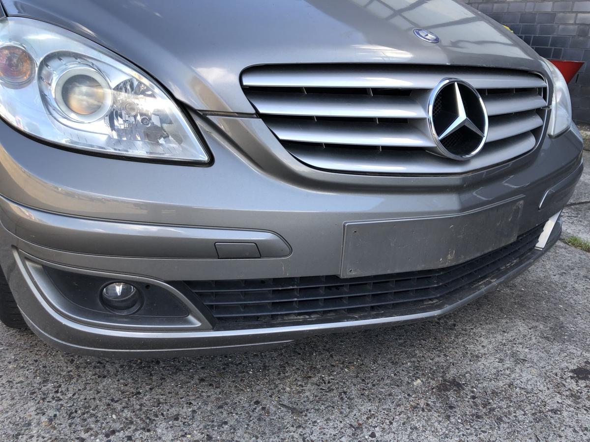 Mercedes B Klasse W245 Stoßfänger vorn Frontschürze mit Nebel 748 Kometgrau