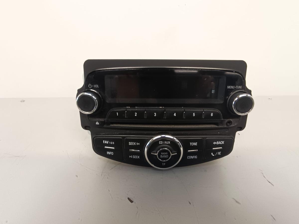 Chevrolet Aveo T300 Bj 2012 original Radio Multimedia CD-Radio kein Code