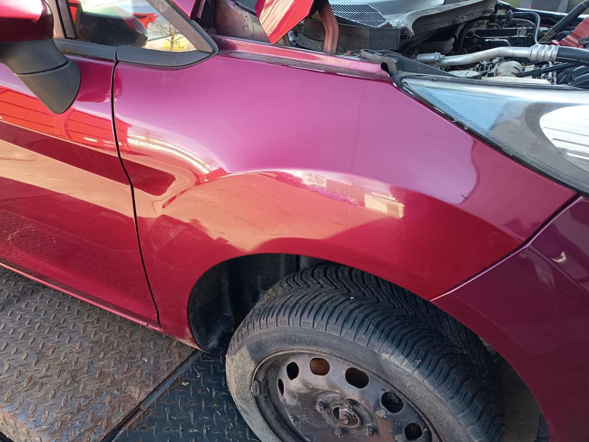 Ford Fiesta MK7 original Kotfl&uuml;gel rechts Hot Magenta vor Facelift Bj 2009