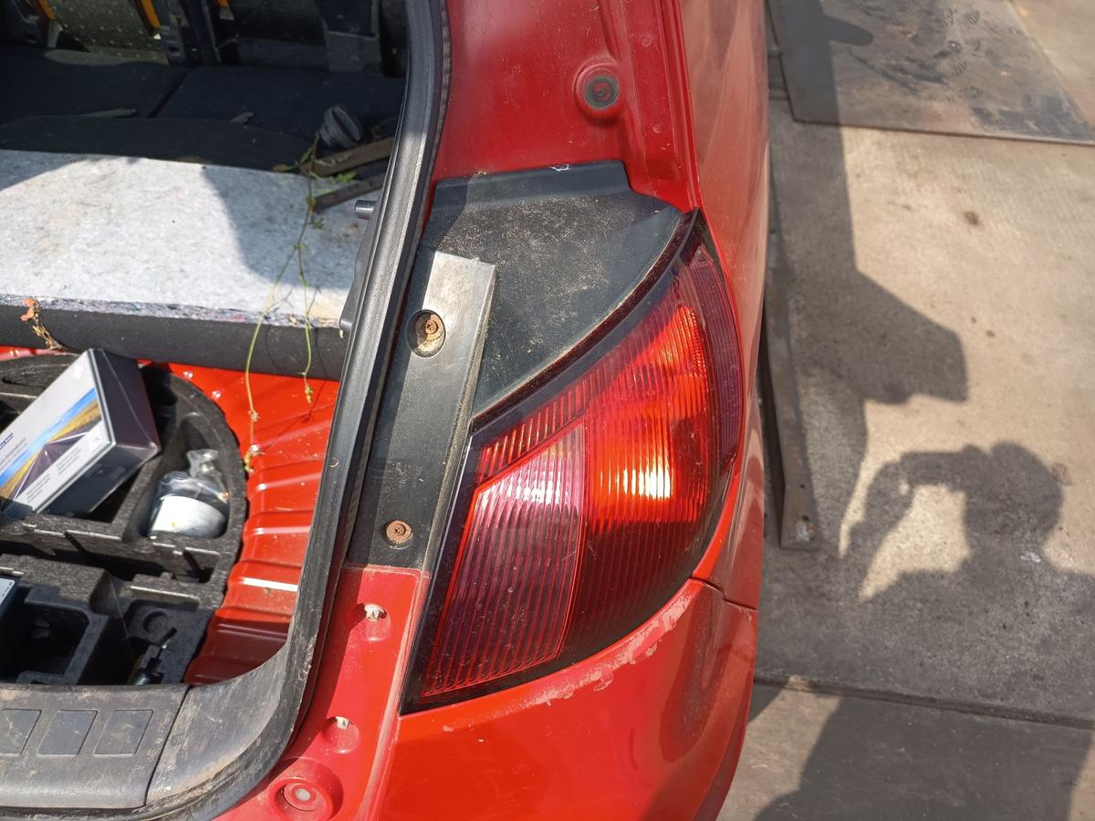 Mitsubishi Colt Z30 original R&uuml;ckleuchte rechts aussen Baujahr 2009
