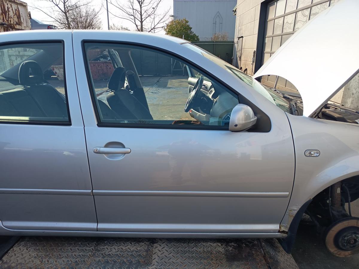 VW Bora 1J original T&uuml;r vorn rechts Beifahrer A7W Reflexsilber Bj 2001