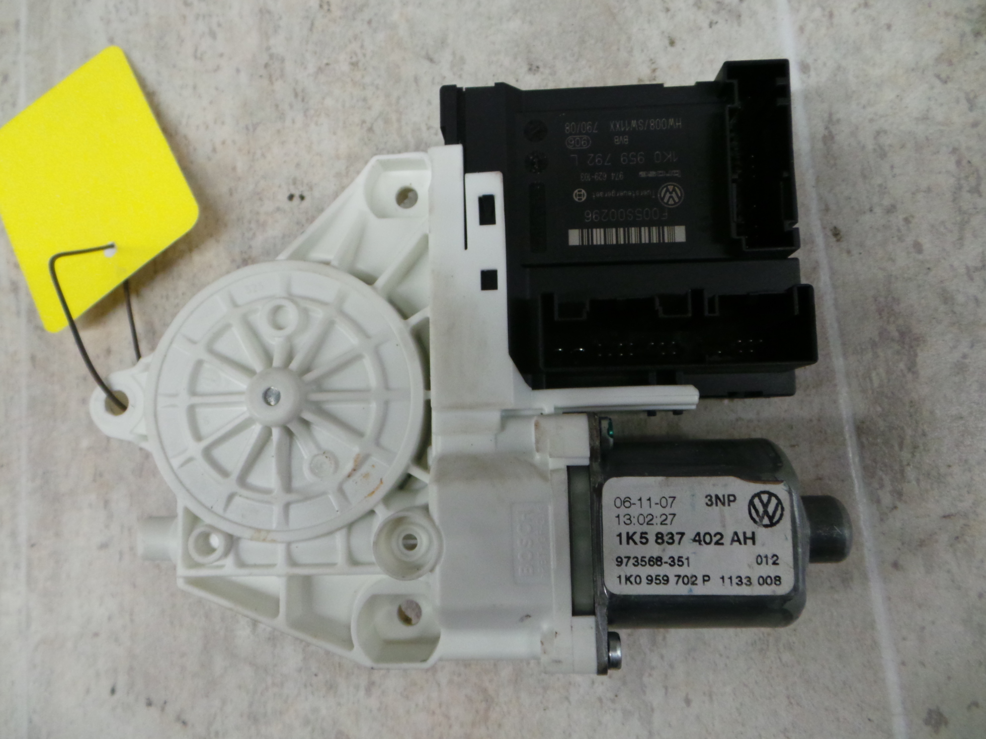 VW Golf 5 (V) Variant 07-09 Fensterhebermotor vorn rechts 1K5837402 Bosch