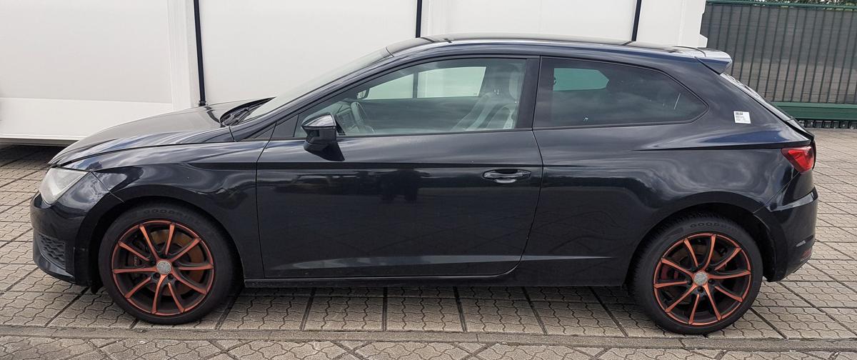 Seat Leon 5F Kotfl&uuml;gel links in LZ9Y Phantomschwarz Metallic Bj2014
