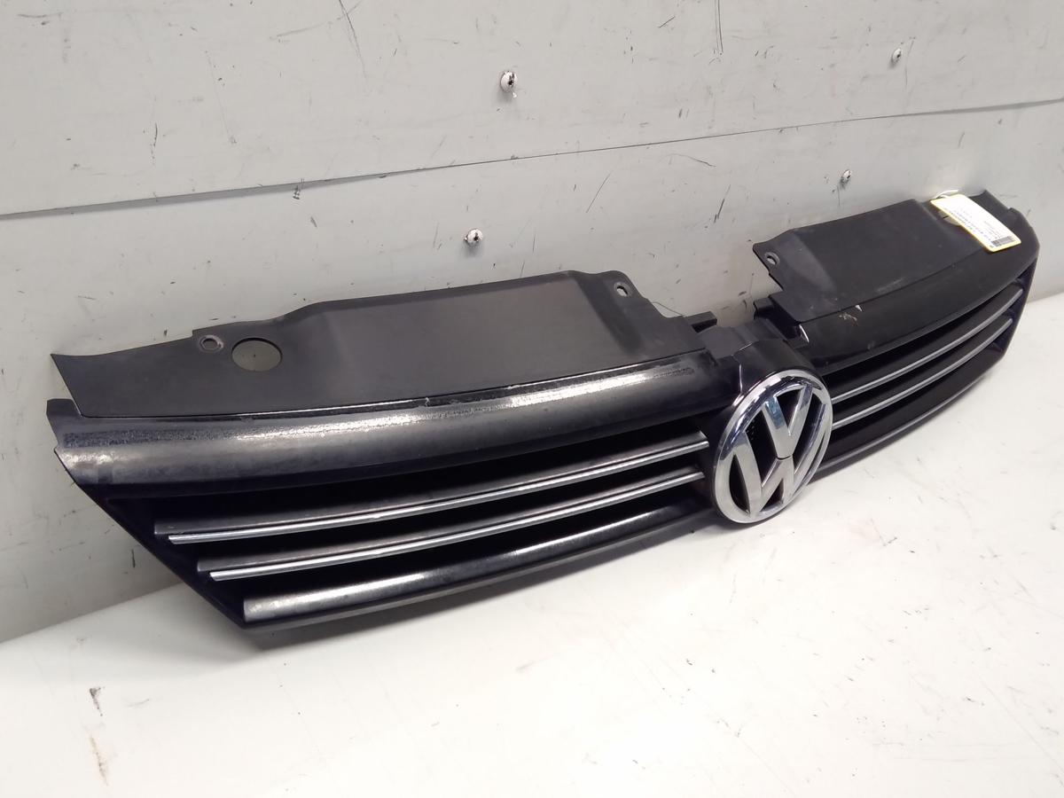 VW Jetta VI 162 original K&uuml;hlergrill mit Emblem BJ2012