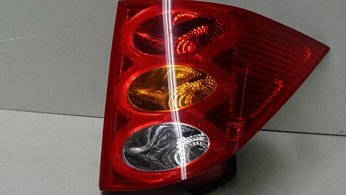 Peugeot 1007 Bj2005 Rückleuchte Rücklicht rechts rot gelb weiss Heckleuchte