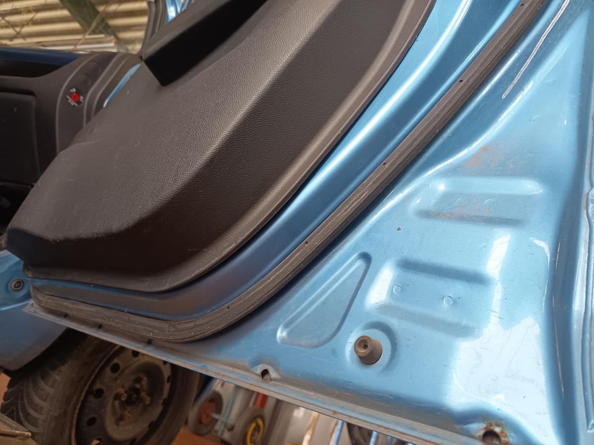 Agila B original T&uuml;r vorn rechts Beifahrer GBW Marokkoblau Bj 2008