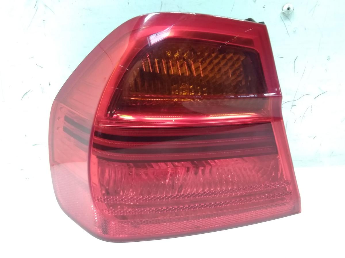 BMW 3er E90 original Rückleuchte Heckleuchte links 4-türig Limousine BJ2006