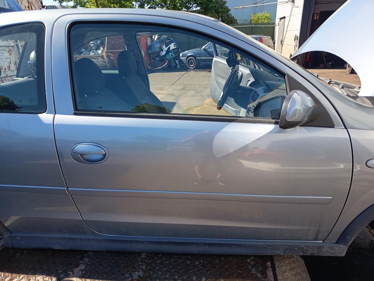 Opel Corsa C original T&uuml;r rechts Beifahrer 3t&uuml;rig Z163 Lichtsilber Bj 2005