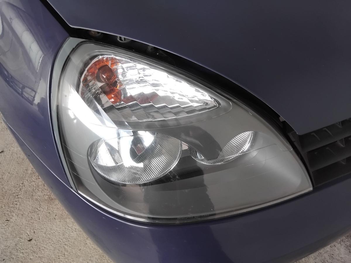Renault Clio 2 Scheinwerfer rechts Depo grauer Hintergrund Facelift Halogen BJ06