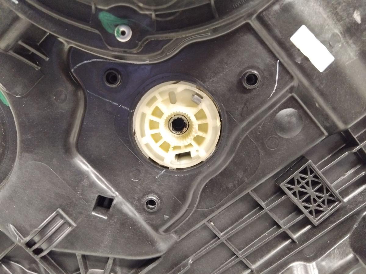 Hyundai i30 Kombi GD orig Fensterheber hinten rechts elektrisch BJ2015 ohne Motor