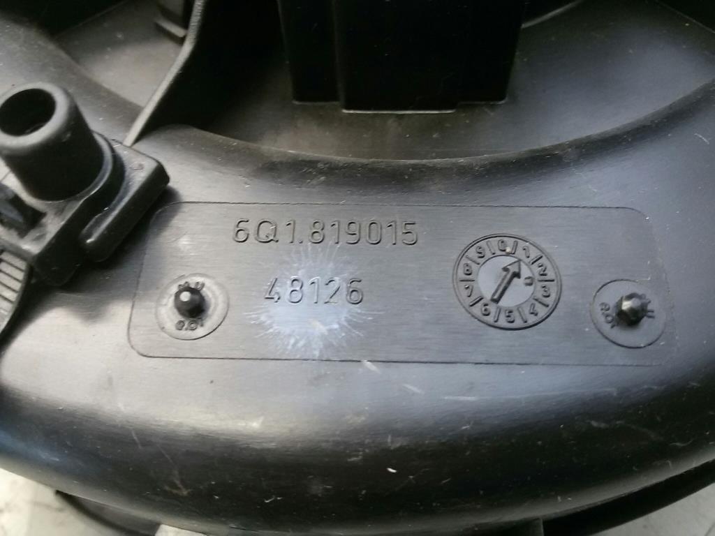 Skoda Fabia 6Y original Motor Heizgebläse 6Q1819015 BJ2000