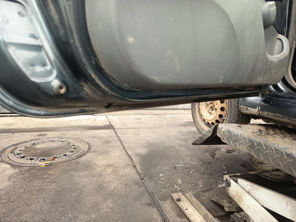 Toyota Aygo I 3t&uuml;rer original T&uuml;r links Fahrer 1E0 Rauchgrau Bj 2005