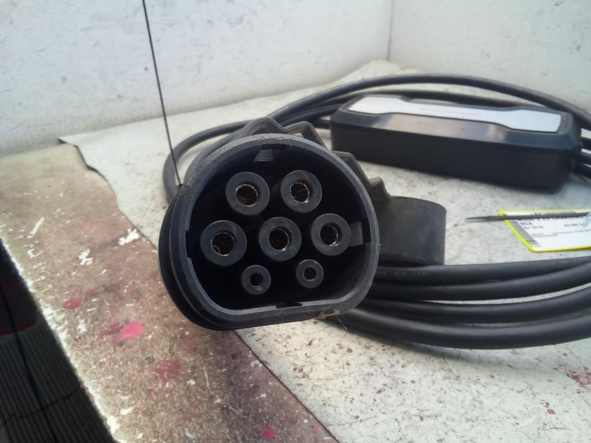 Ladeger&auml;t Mode 2 EV Charging Box, 6 meter L&auml;nge Schuko 220V 16A IP65