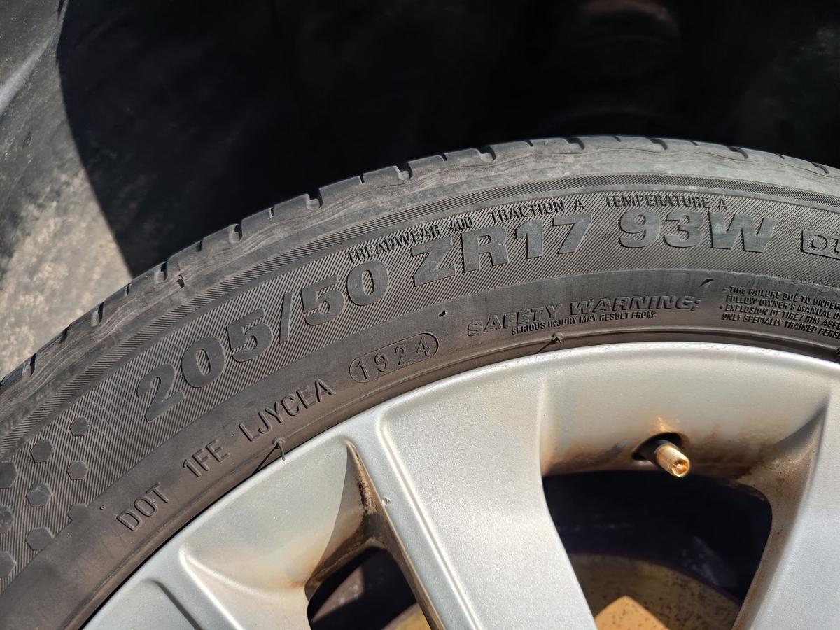 BMW E87 original Satz Alufelgen 7x17 mit Sommerreifen Kumho DOT 24