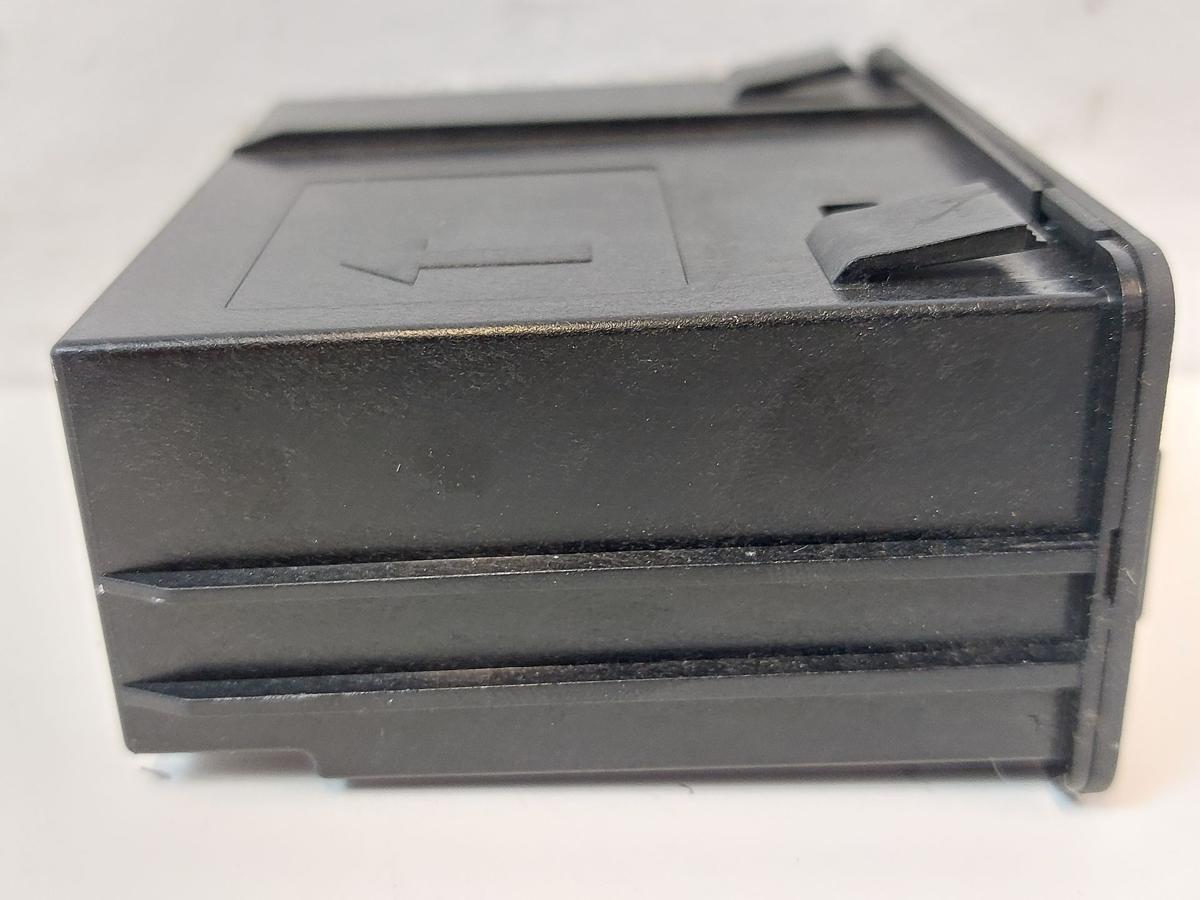 Mazda 2 Typ DJ Leser Leseger&auml;t Anschluss USB und SD Karte OEM