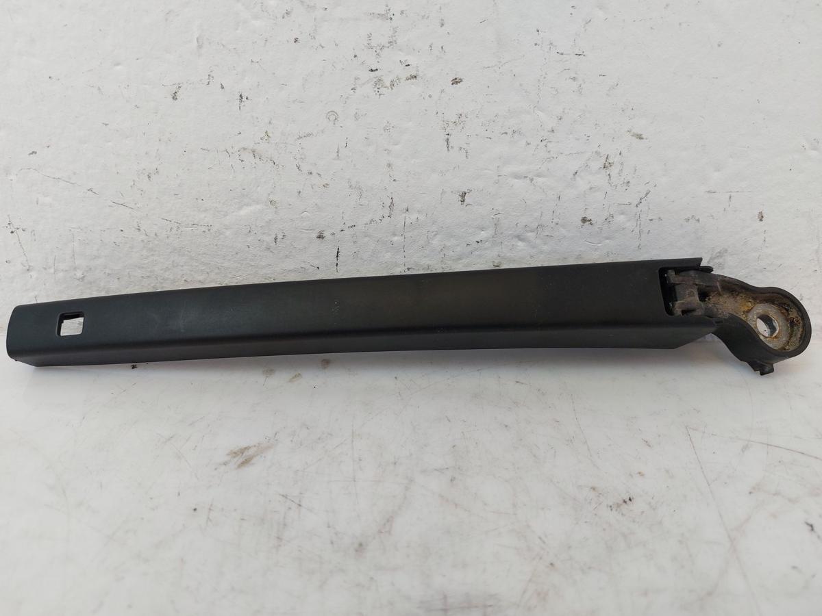 Skoda Fabia 3 III NJ Wischerarm hinten Heckwischerarm ohne Blatt Scheibenwischer