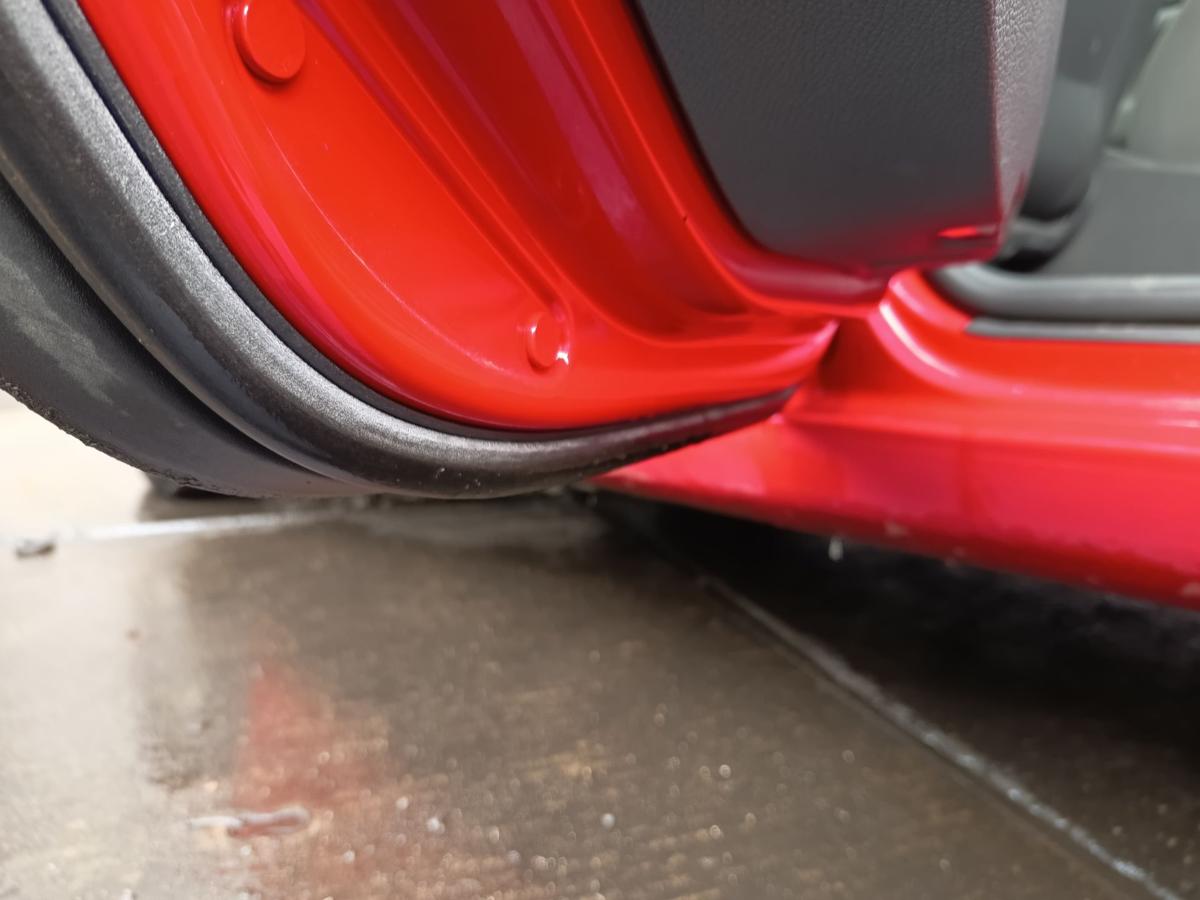 VW Golf V 5 original Tür hinten links Fahrer LY3D Tornadorot Bj 2004 VW Golf V 5 original Tür hinten links Fahrer LY3D Tornadorot Bj 2004