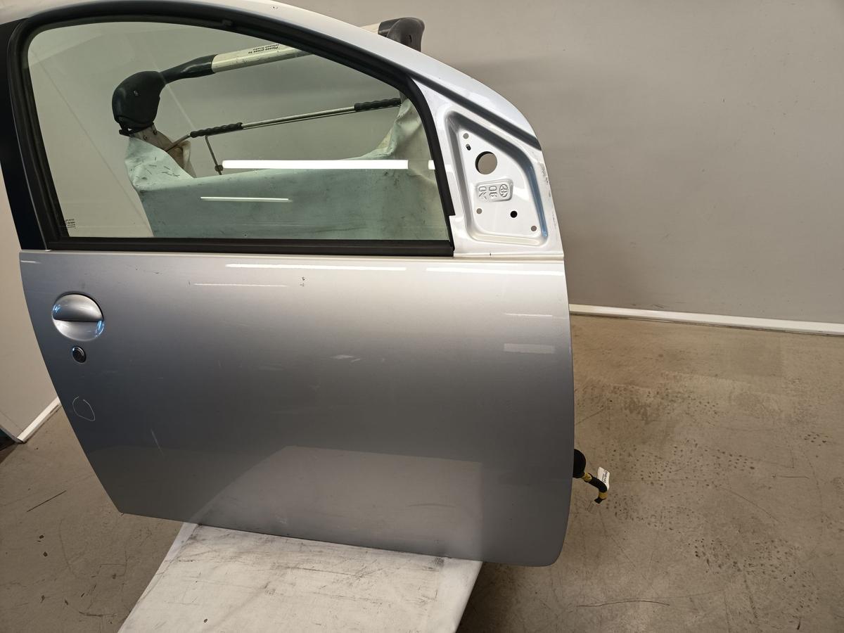 Toyota Aygo original Tür vorn rechts Beifahrer 1E7 Merlansilber Bj 2009