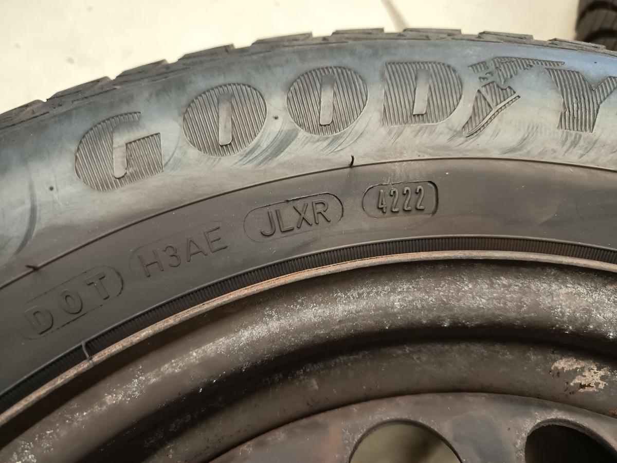 VW Golf V original Stahlfelgensatz mit Allwetterreifen 15 Zoll