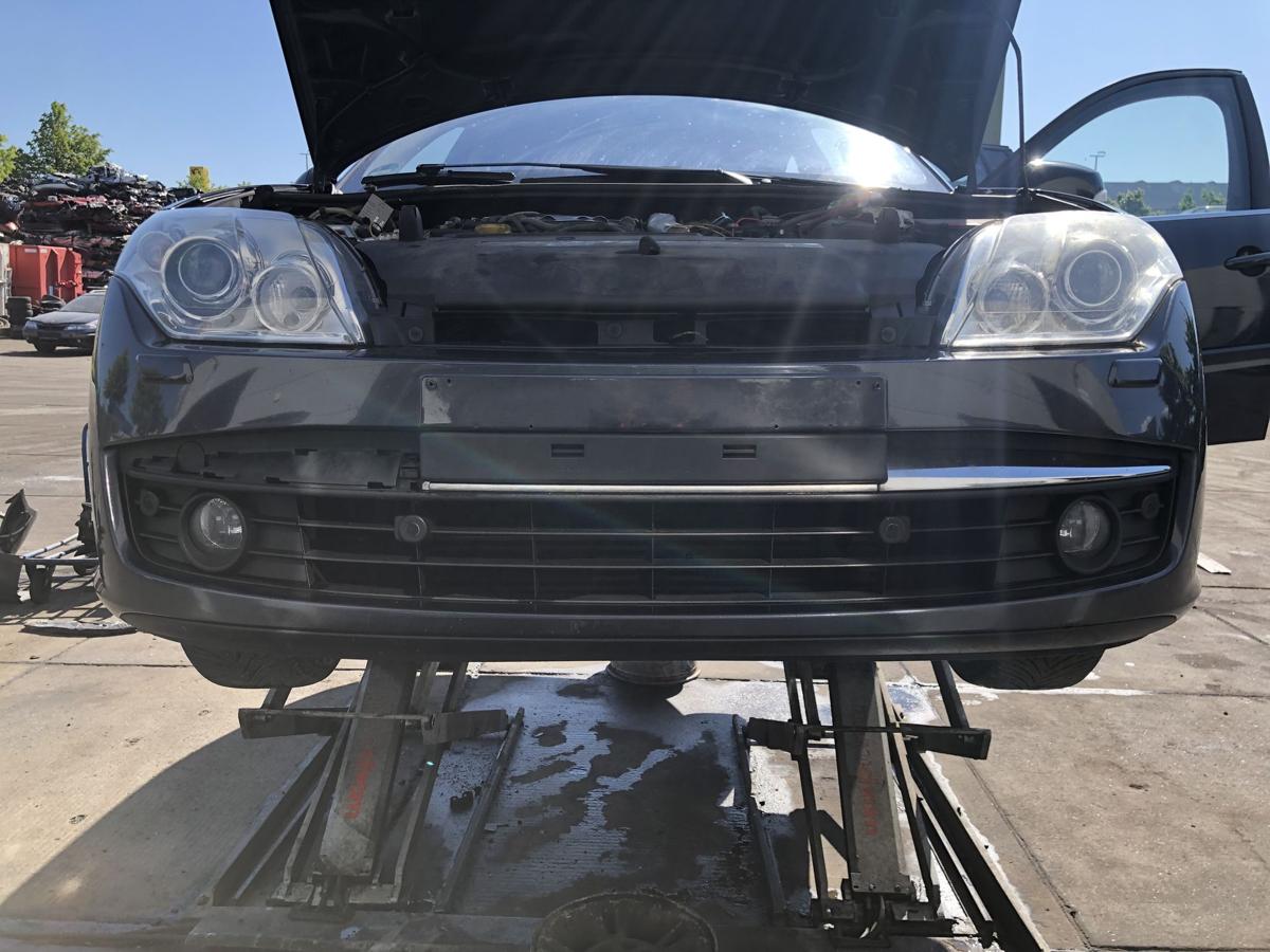 Renault Laguna III orig Stoßstange Fänger vorn/Front B66 Graphitschwarz Bj 2010