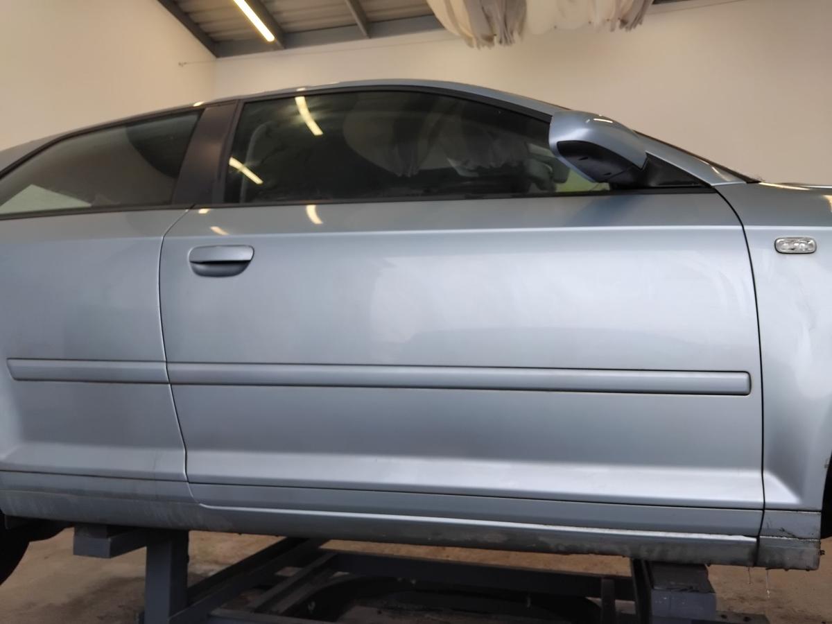 Audi A3 8P T&uuml;r vorn rechts Beifahrert&uuml;r 3-T&uuml;rer LY5J Liquidblaumetallic BJ2007