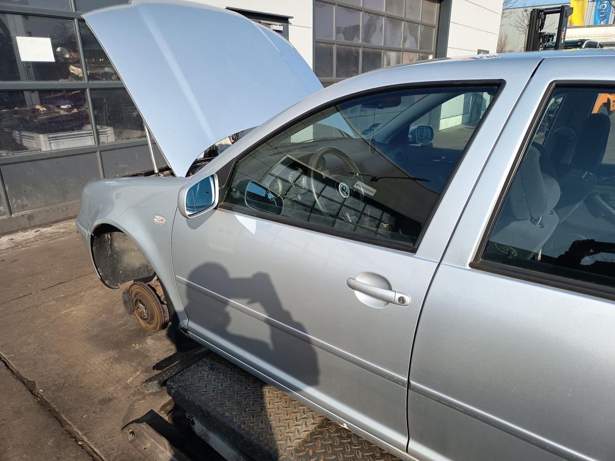 VW Bora 1J original T&uuml;r vorn links Fahrer A7W Reflexsilber Bj 2001