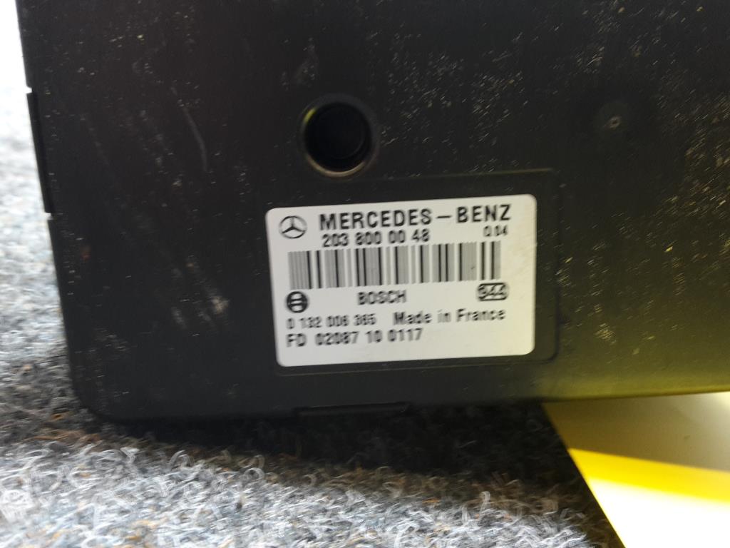 Mercedes C-Klasse W203 BJ 2002 Pumpe Zentralverriegelung 203800048 Bosch