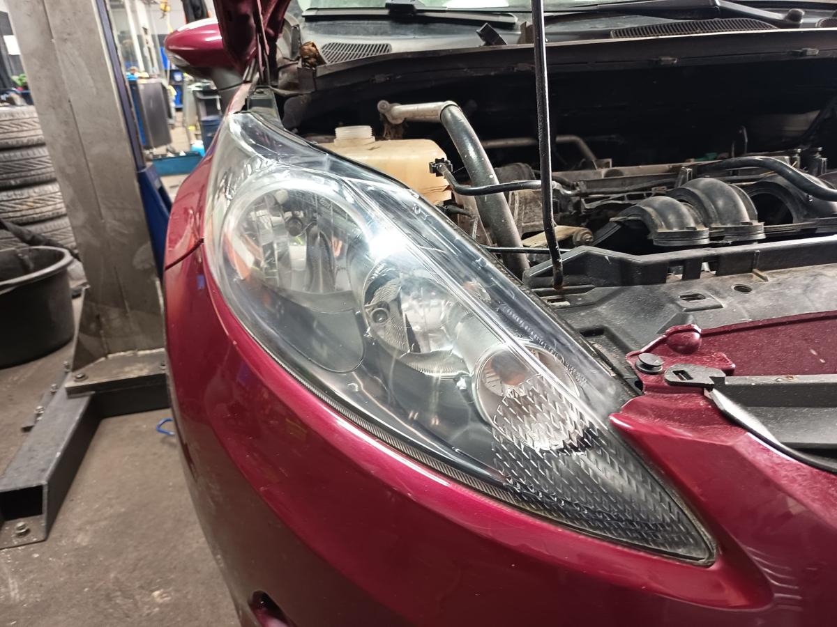 Ford Fiesta MK7 original Scheinwerfer rechts Halogen Baujahr 2009