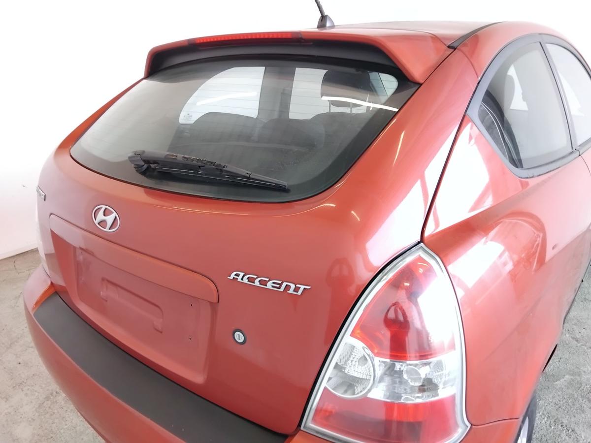 Hyundai Accent 3 MC Heckklappe N8 Tango Red mit Heckscheibe 3-t&uuml;rig BJ2007