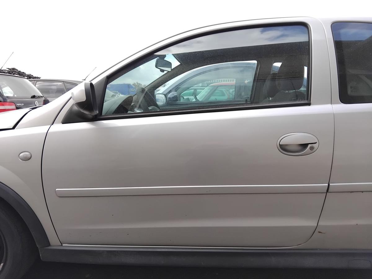 Opel Corsa C T&uuml;r vorn links Fahrert&uuml;r 3t&uuml;rig starsilber III Z157 BJ2006