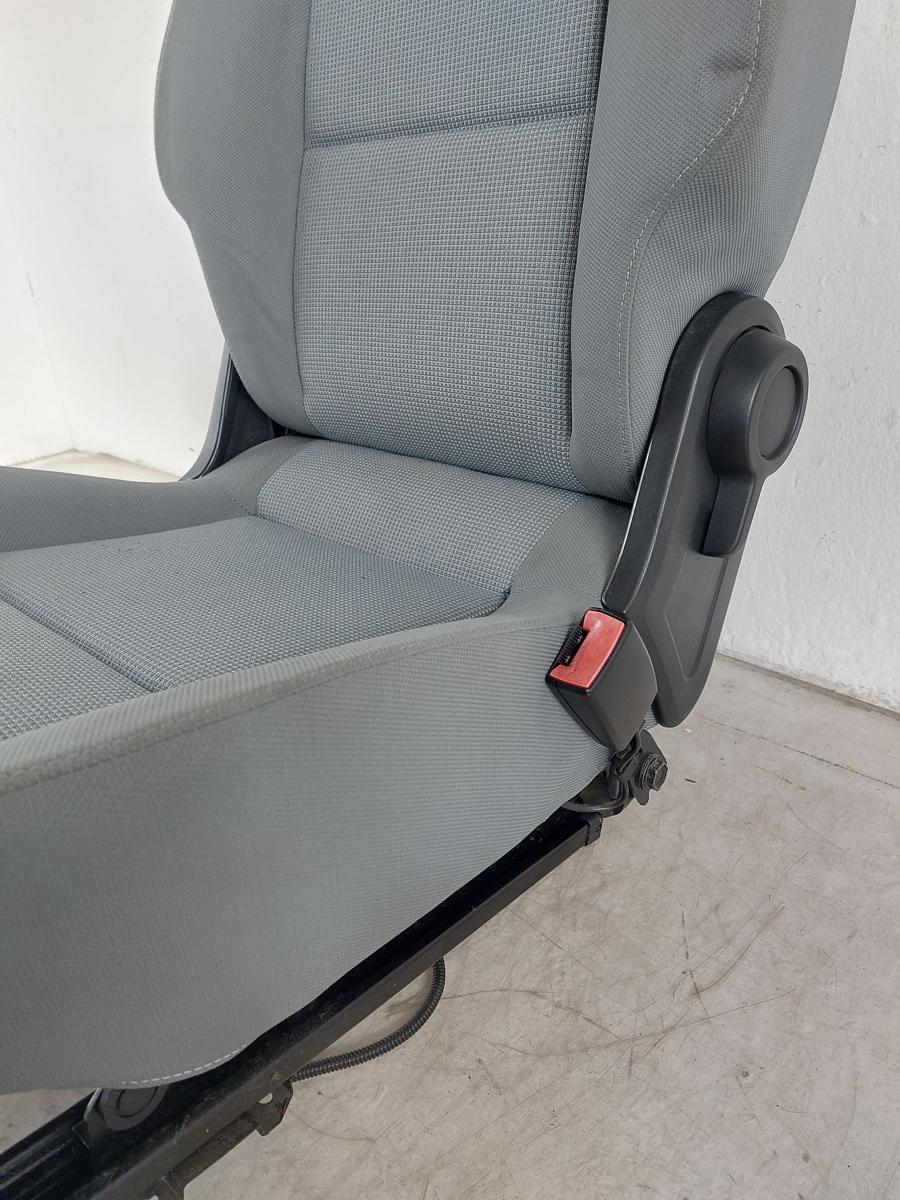 Mitsubishi Colt CZC Cabrio Sitz vorn rechts Beifahrersitz Stoff hellgrau