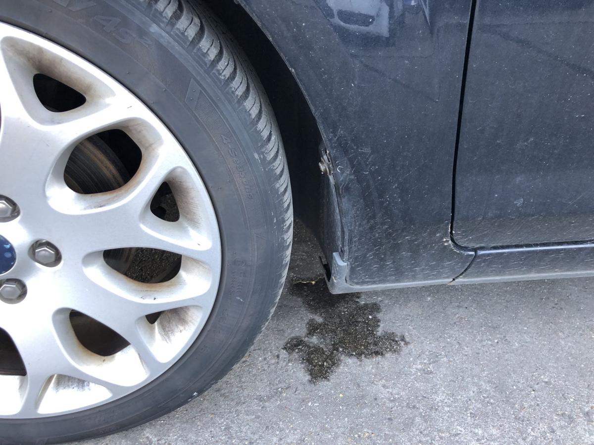 Ford Focus DA3 ab07 Kotfl&uuml;gel vorn links Fahrerseite flache Delle Pantherschwarz